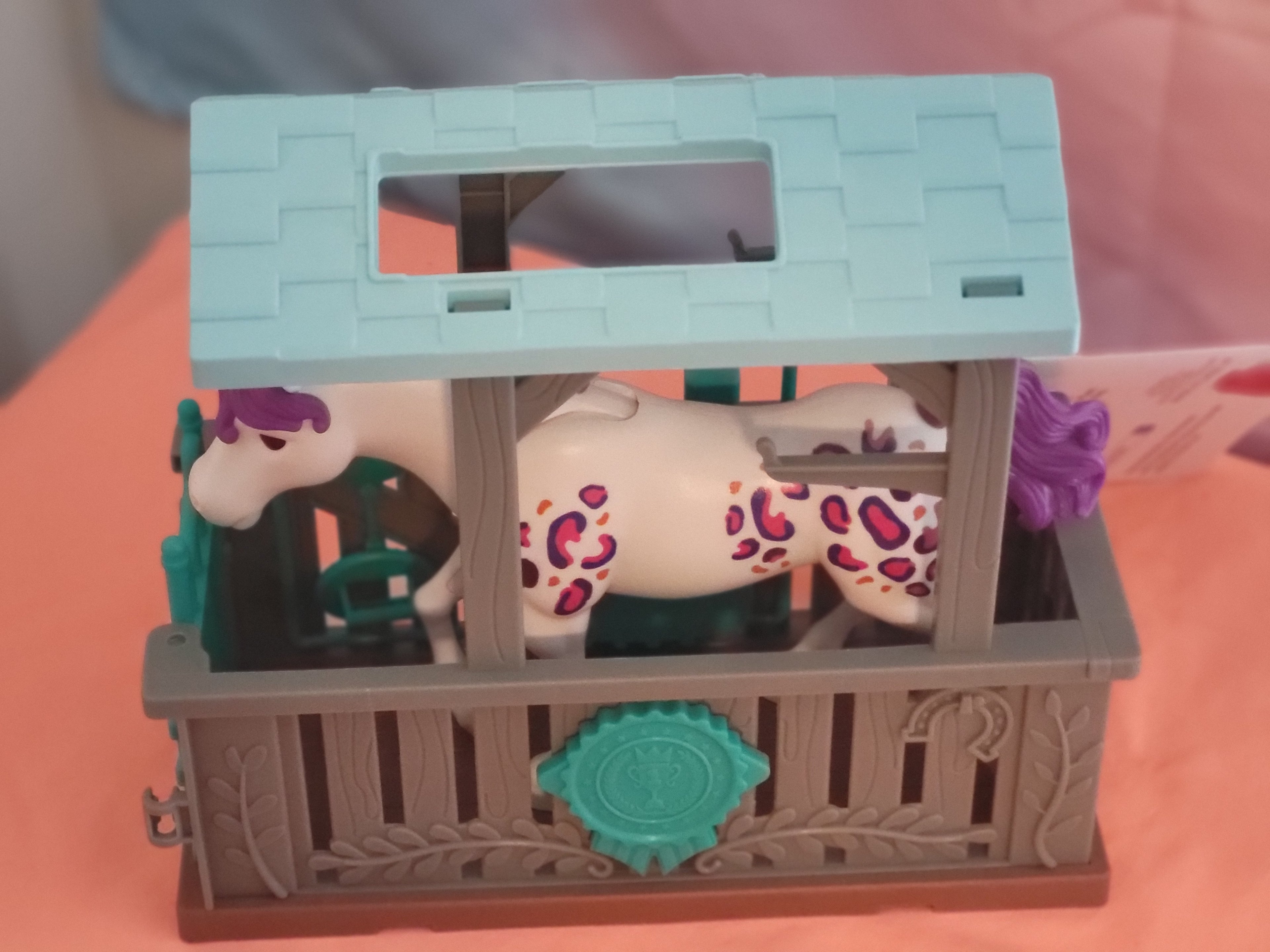Be My Own Happy Horse Stable Playset