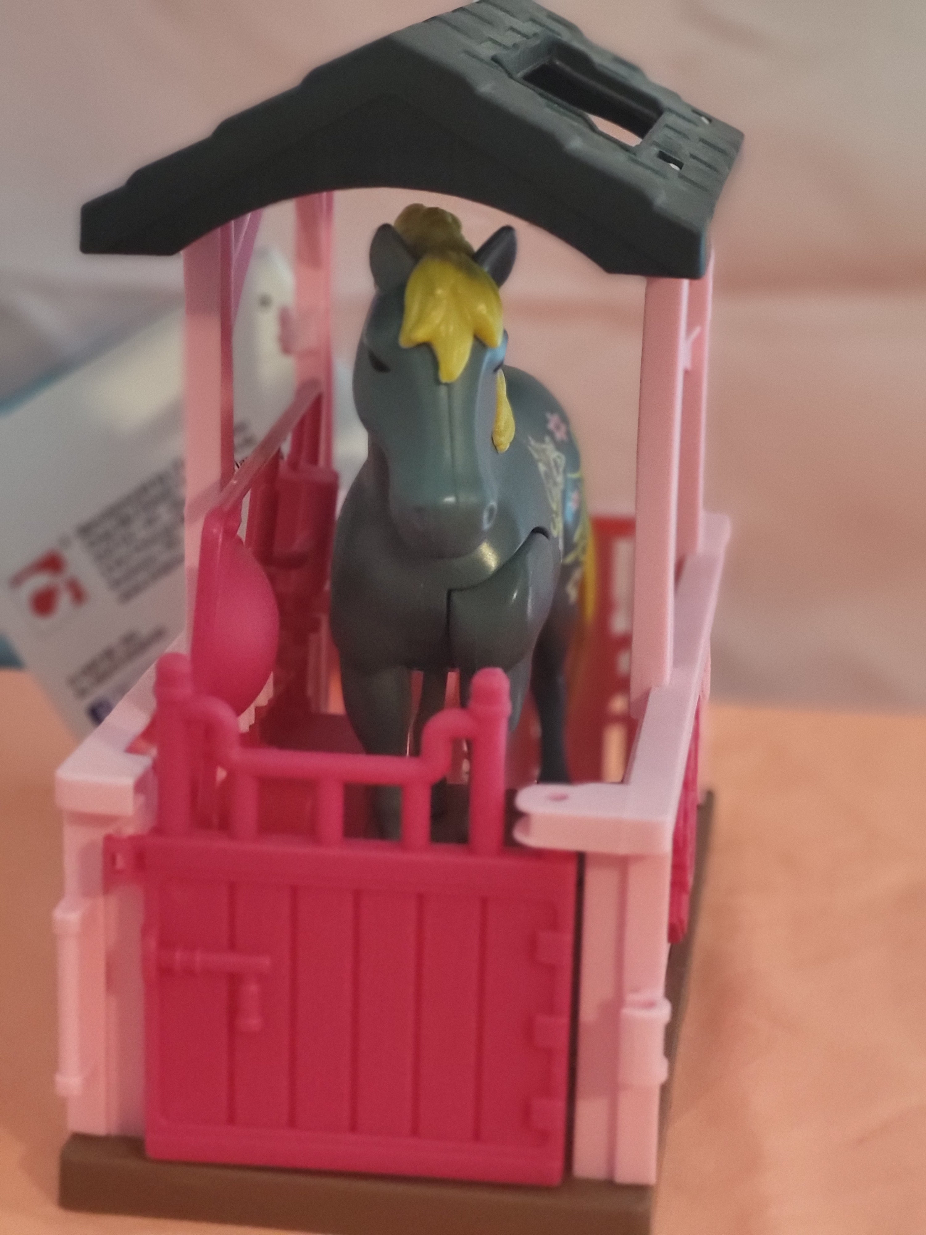 Be My Own Happy Horse Stable Playset