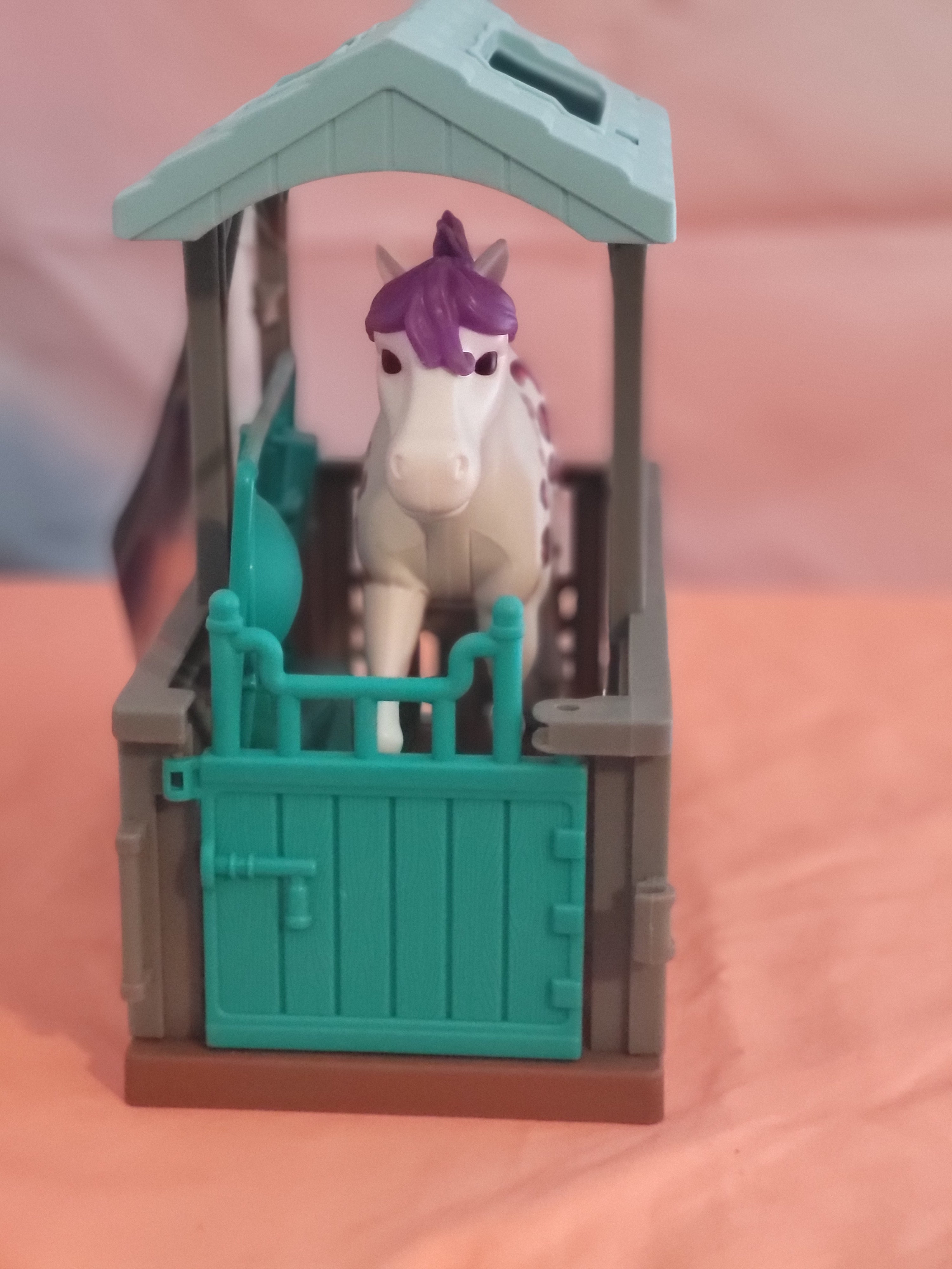 Be My Own Happy Horse Stable Playset