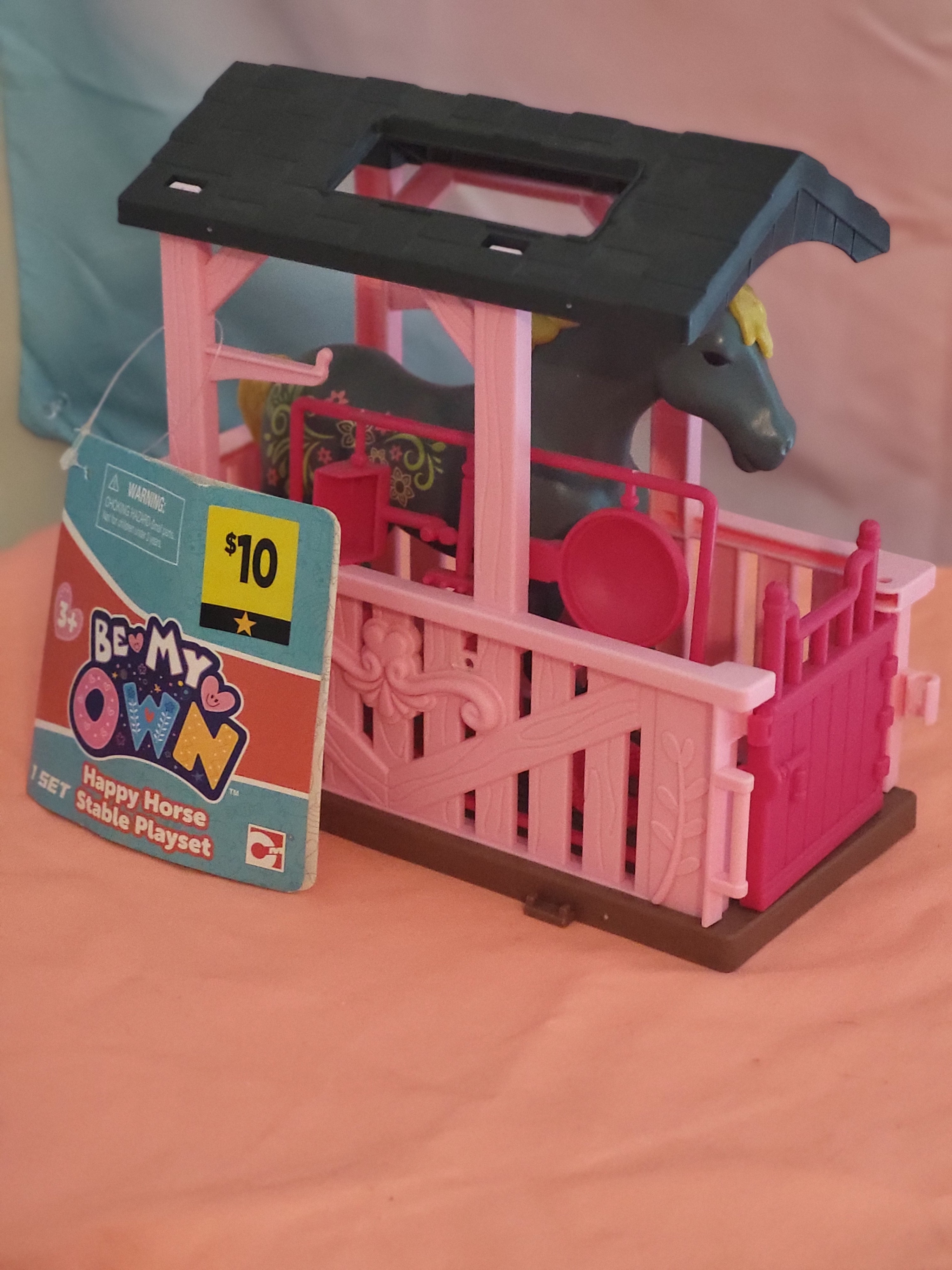 Be My Own Happy Horse Stable Playset